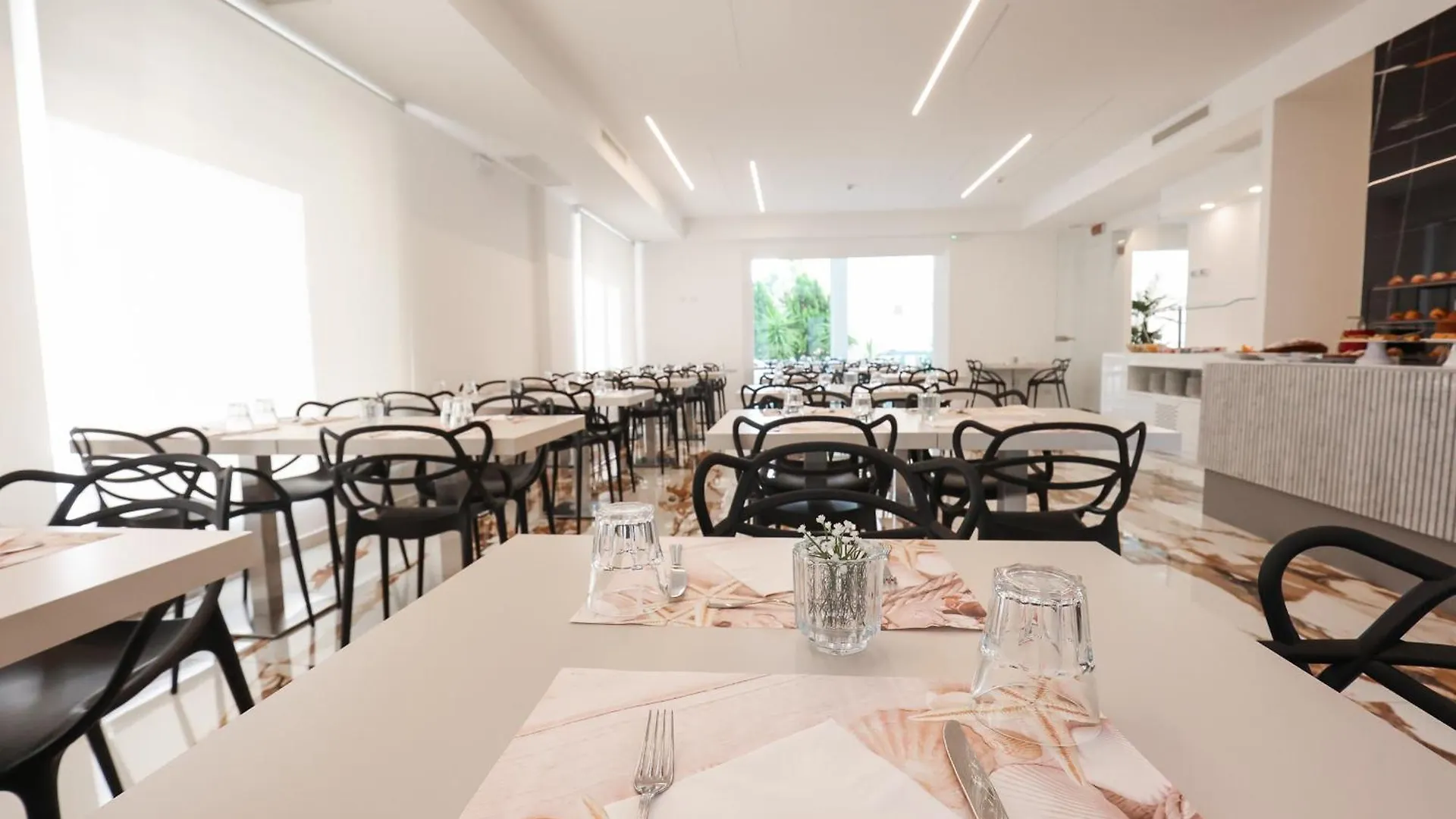 Hotel Cenisio Rimini 3*,  Italy